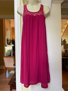 Altar’d State dark pink crochet neckline fully lined dress Sz Small